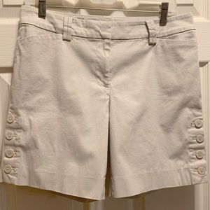 Talbots shorts 98 % cotton size 6